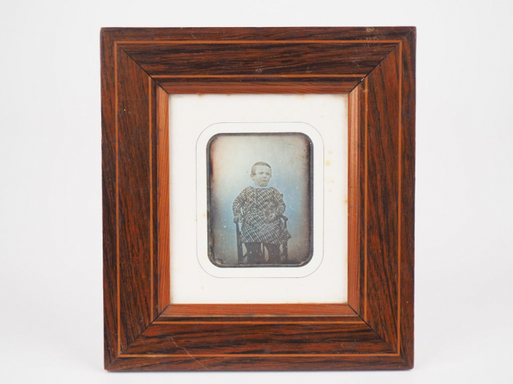 Daguerréotype XIXème, "portrait de Nathalie Poulain à 2 ans". Daté au 