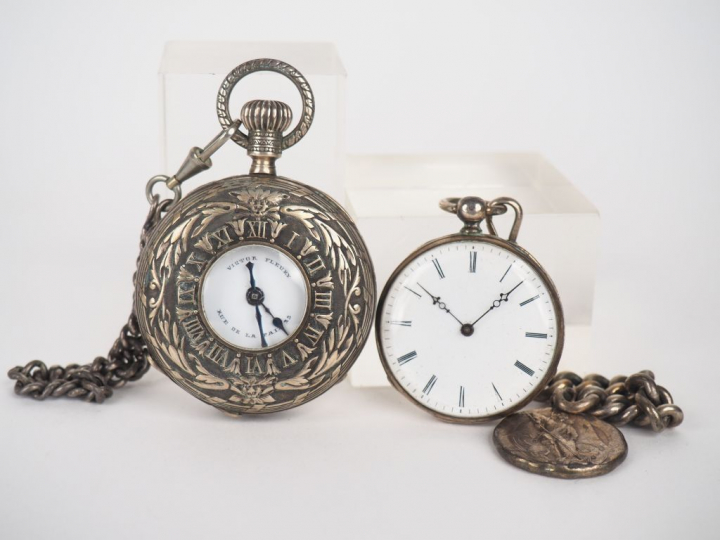 Victor FLEURY rue de la Paix. Montre de gousset en argent à décor de f