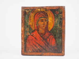 Vente aux enchères Icône Orthodoxe XIXème en bois polychrome figurant une Sainte nimbée. 