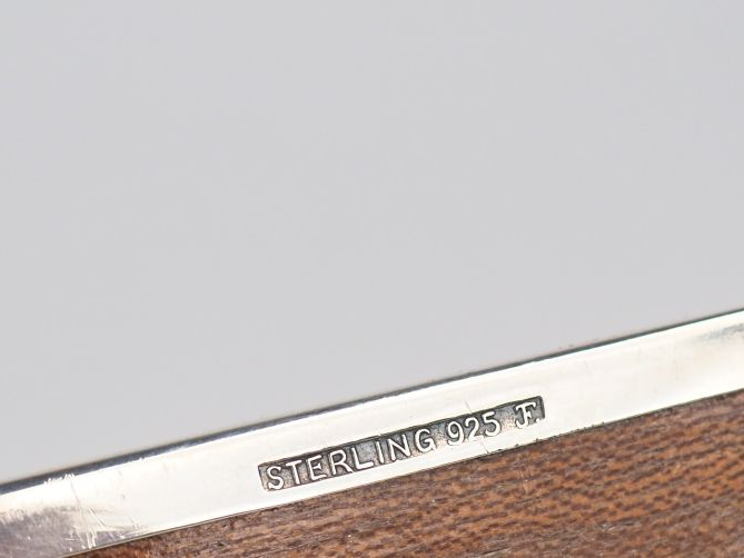 Boite à cigarettes en argent anglais 925, le couvercle à décor guilloc