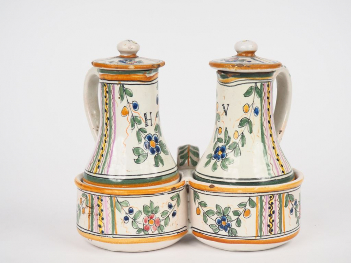 Hullier - vinaigrier en faïence à décor polychrome de guirlandes de fl