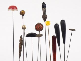 Vente aux enchères 13 épingles à chapeaux Napoléon III.