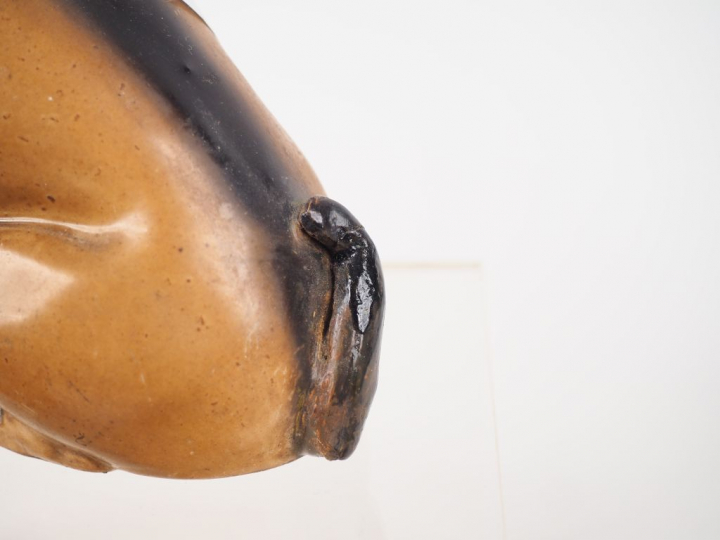 3 sujets XIXème en porcelaine polychrome de Saxe "Carlins". Dim. 10 x 