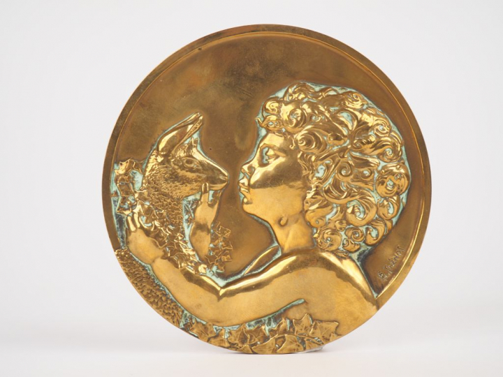 René THENOT. "Le faune et l'agneau". Médaille en bronze. Signée. Diam.