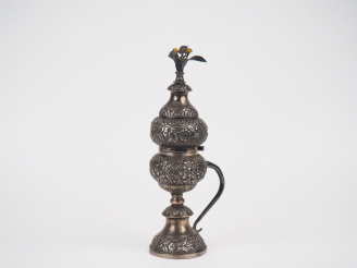 Vente aux enchères Encensoir Afrique du Nord en argent bas-titre à décor de rinceaux feui