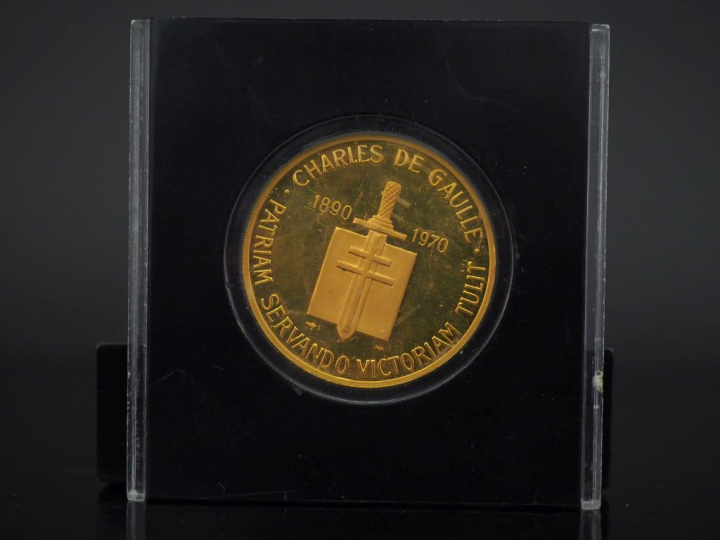 	Médaille commémorative du Général de Gaulle en or. Frappée par la Mon