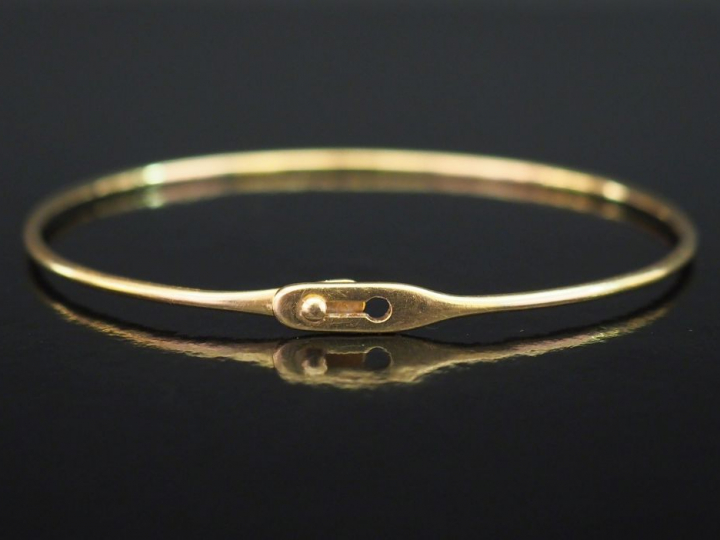 DINH VAN  Bracelet jonc en or jaune.  Signé. 6,2 x 5,3 cm Poids. 8,18 