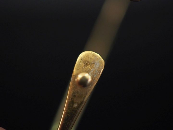 DINH VAN  Bracelet jonc en or jaune.  Signé. 6,2 x 5,3 cm Poids. 8,18 