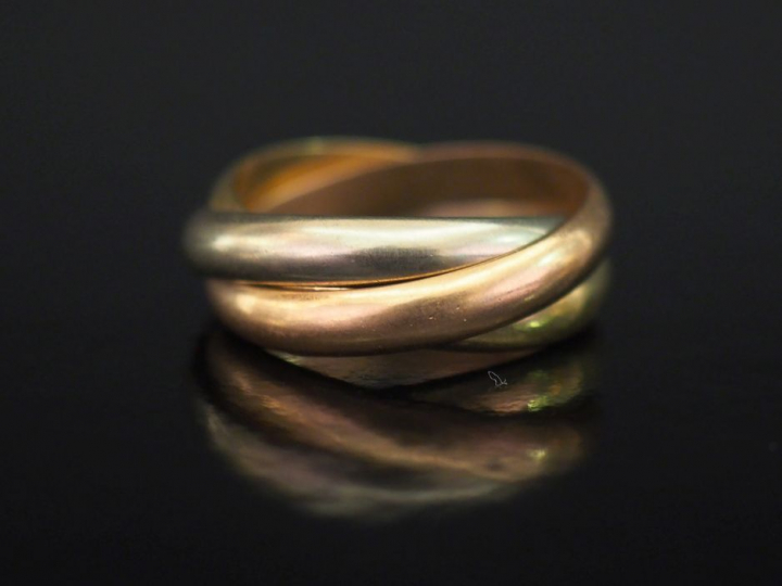 Alliances triples joncs trois tons d'or.  TDD. 59 Poids. 12,62 g (à ch