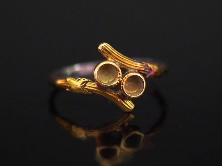 Monture de bague dite "Toi   Moi" en or jaune.  TDD. 50 Poids. 1,18 g 