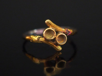 Vente aux enchères Monture de bague dite "Toi   Moi" en or jaune.  TDD. 50 Poids. 1,18 g 