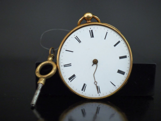 Vente aux enchères Montre de gousset en or jaune.  Cadran à chiffres romains pour les heu