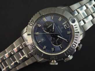 Vente aux enchères FESTINA Montre bracelet d'homme en acier.  Cadran rond à deux compteur