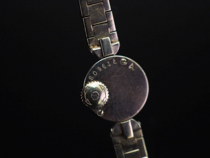 JAEGER LECOULTRE Montre bracelet de dame, boitier et bracelet en or bl