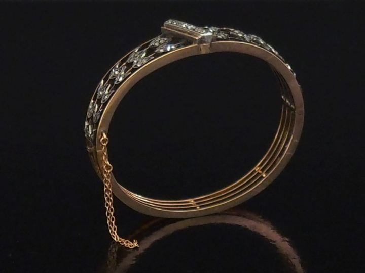 Bracelet jonc Napoléon III en or jaune et argent, serti de petits diam