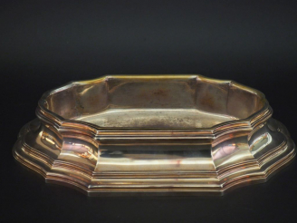 Vente aux enchères LAPAR, Paris Centre de table de style Louis XV en argent, poinçon Mine