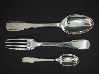 Vente aux enchères E. PUIFORCAT Partie de ménagère de style Art déco en argent, poinçon M