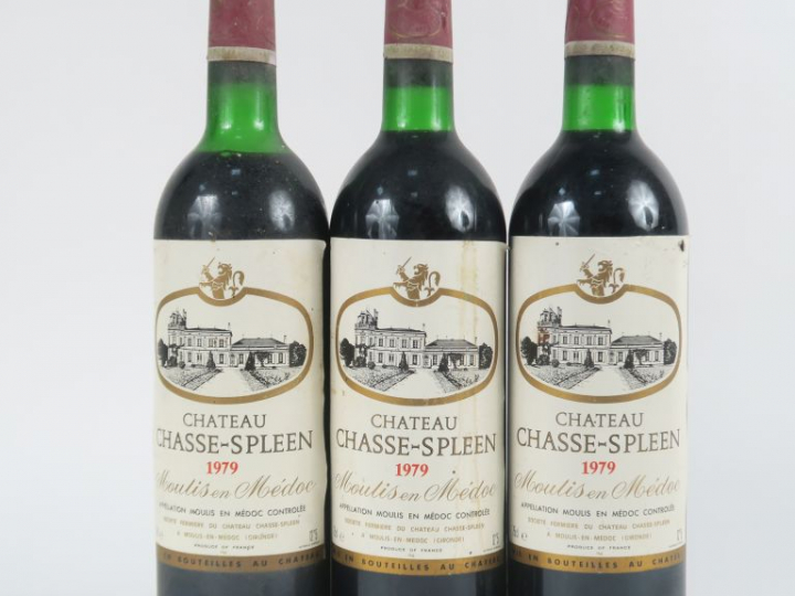3 BOUTEILLES CHÂTEAU CHASSE SPLEEN MOULIS - 1979 - 2 BG/1 HEP