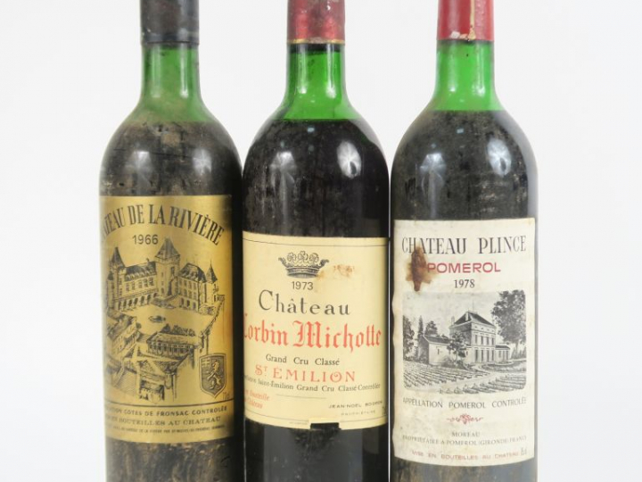 3 BOUTEILLES : 1 CHÂTEAU LA RIVIERE 1966 MEP - 1 CHÂTEAU CORBIN MICHOT