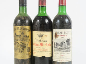 Vente aux enchères 3 BOUTEILLES : 1 CHÂTEAU LA RIVIERE 1966 MEP - 1 CHÂTEAU CORBIN MICHOT