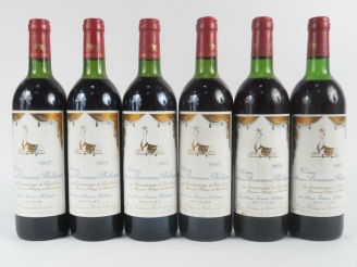 Vente aux enchères 6 BOUTEILLES CHÂTEAU MOUTON BARONNE PHILIPPE PAUILLAC - 4 de 1983 LB/2