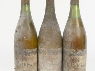 Vente aux enchères 3 VIEILLES BOUTEILLES CHABLIS C. TERRAND - BS/ETA