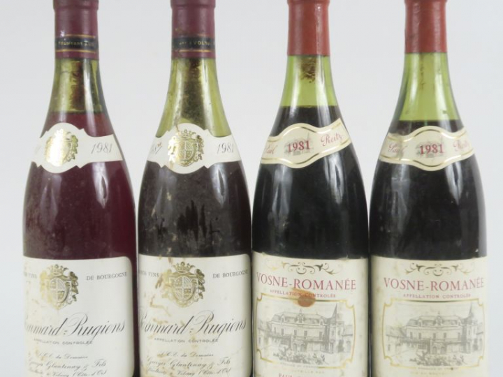 4 BOUTEILLES de 1981 : 2 VOSNE ROMANÉE PAUL REITZ 3,5 CM/4,5 CM -2 POM