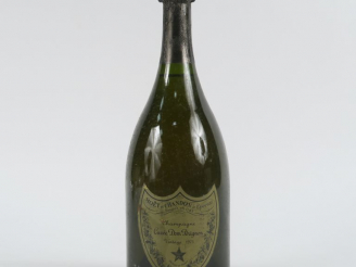Vente aux enchères 1 BOUTEILLE CHAMPAGNE DOM PERIGNON - 1973 - 1 CM SOUS LA COIFFE