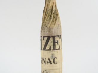 Vente aux enchères 1 VIEILLE BOUTEILLE COGNAC CROIZET - CAPS ETAIN