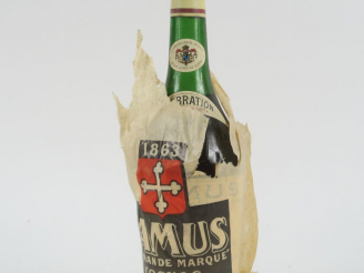 Vente aux enchères 1 VIEILLE BOUTEILLE COGNAC CAMUS 'CELEBRATION' - CAPS ÉTAIN