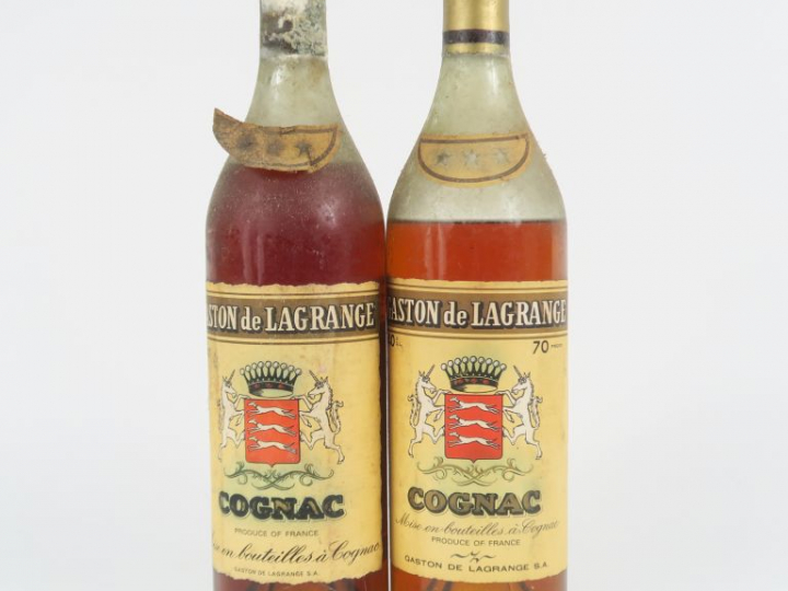 2 VIEILLES BOUTEILLES COGNAC GASTON DE LAGRANGE - 1 CAPS AB/1 NIVEAU B
