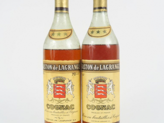 Vente aux enchères 2 VIEILLES BOUTEILLES COGNAC GASTON DE LAGRANGE - NIVEAUX BAS