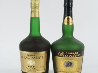 Vente aux enchères 2 BOUTEILLES COGNAC : 1 PRUNIER NIVEAU BAS - 1 GASTON DE LAGRANGE ***