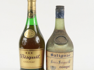 Vente aux enchères 2 BOUTEILLES COGNAC : 1 LOUIS DE SALIGNAC NIVEAU BAS/BS - 1 BISQUIT **