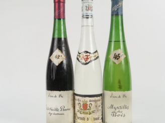 Vente aux enchères 3 BOUTEILLES EAU DE VIE : 1 QUESTSCH D'ALSACE ADRIAN FRÈRES 45° - 1 TR