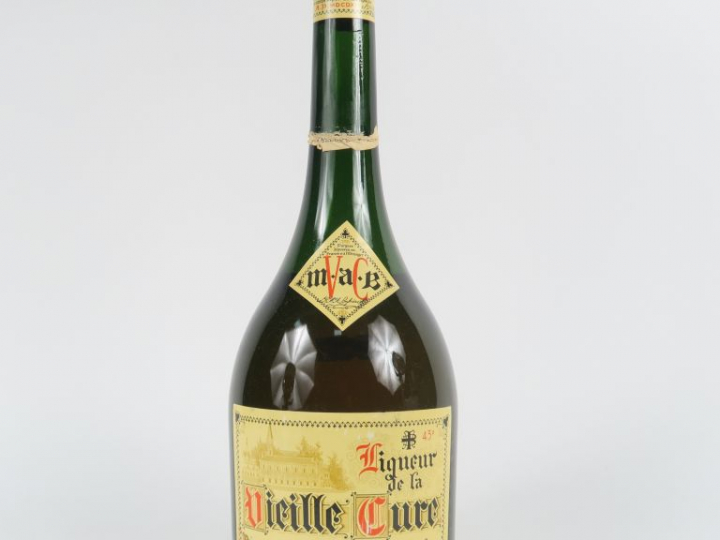 1 VIEUX MAGNUM LIQUEUR DE LA VIEILLE CURE