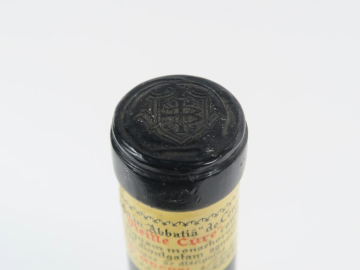 1 VIEUX MAGNUM LIQUEUR DE LA VIEILLE CURE