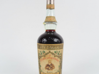 Vente aux enchères 1 VIEILLE BOUTEILLE CRÈME DE CASSIS 'LE MOINE LÉGENDAIRE' LEJAY LAGOUT
