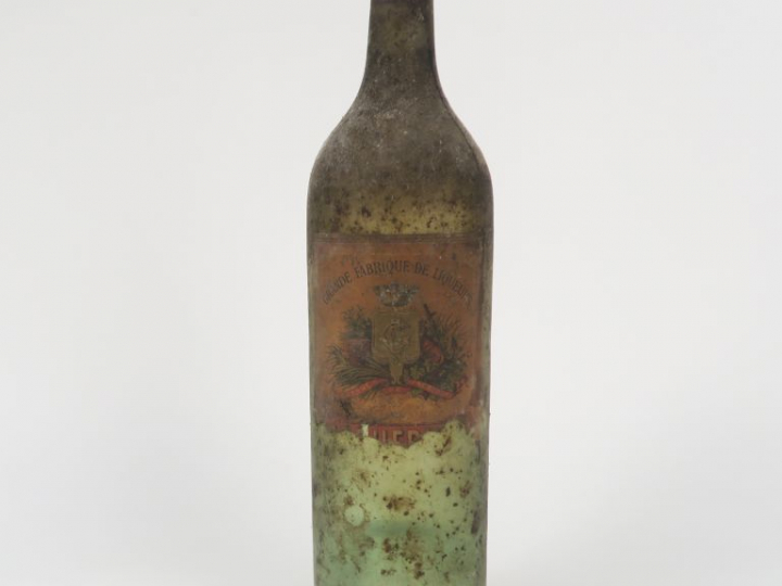 1 VIEILLE BOUTEILLE LIQUEUR - EA