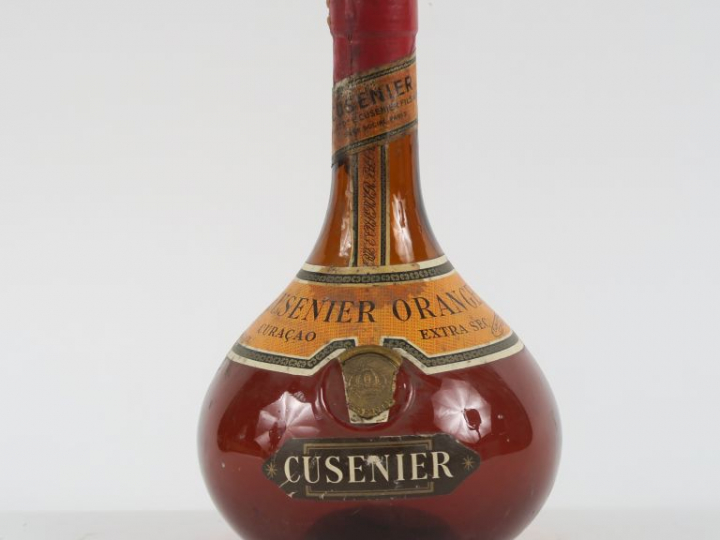 1 VIEILLE BOUTEILLE CURACAO CUSENIER ORANGE