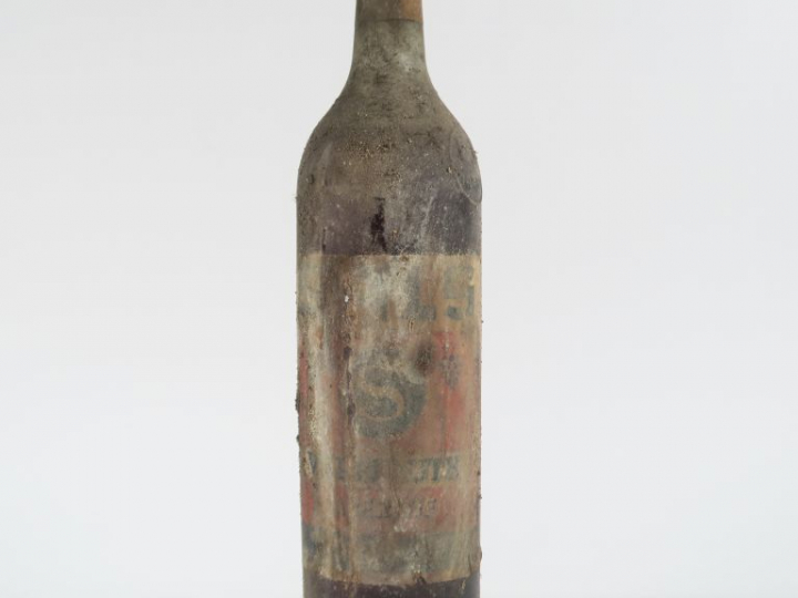 1 VIEILLE BOUTEILLE VERMOUTH SALS - BS/EA - CAPS ÉTAIN
