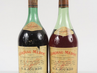 Vente aux enchères 2 BOUTEILLES CORDIAL MEDOC - 1 CAPS ÉTAIN