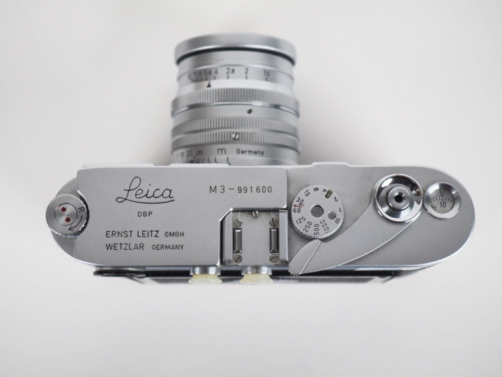 LEICA M3 n°991600. Appareil photographique avec objectif Leitz Summari