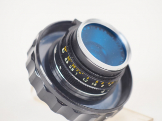 Vente aux enchères LEITZ Canada. Summicron F=35 mm/1:2. n° 2316591. Objectif avec filtre 