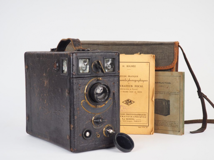 Appareil photograhique DETECTIVE PHOTO HALL avec objectif, housse et m