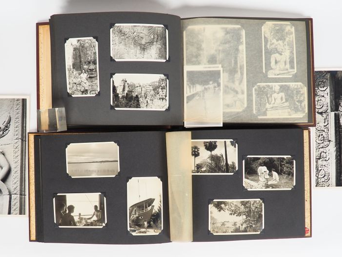 Lot de 3 albums photographiques de voyage en Asie du Sud Est, reliure 