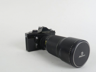 Vente aux enchères PRAKTICA LTL. Appareil photographique avec télé objectif MAKINON 1:4/f