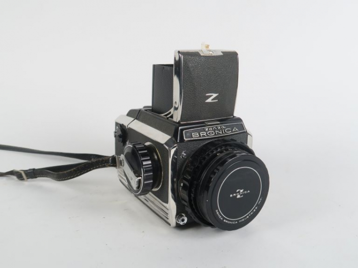 ZENZA BRONICA 6x6 n°CB51545. Appareil photographique avec DOS n°CM7272
