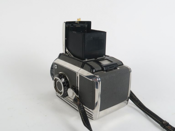 ZENZA BRONICA 6x6 n°CB51545. Appareil photographique avec DOS n°CM7272