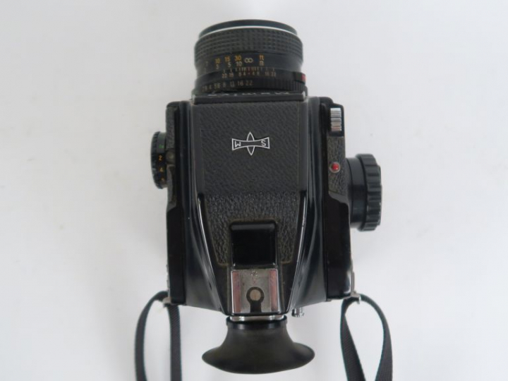 MAMIYA M645 n°J54107. Appareil photographique avec objectif SEKOR-C 1: